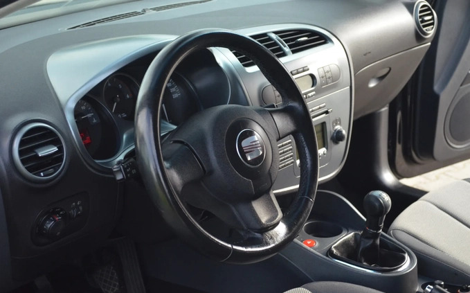 Seat Leon cena 16900 przebieg: 220000, rok produkcji 2007 z Ustroń małe 254
